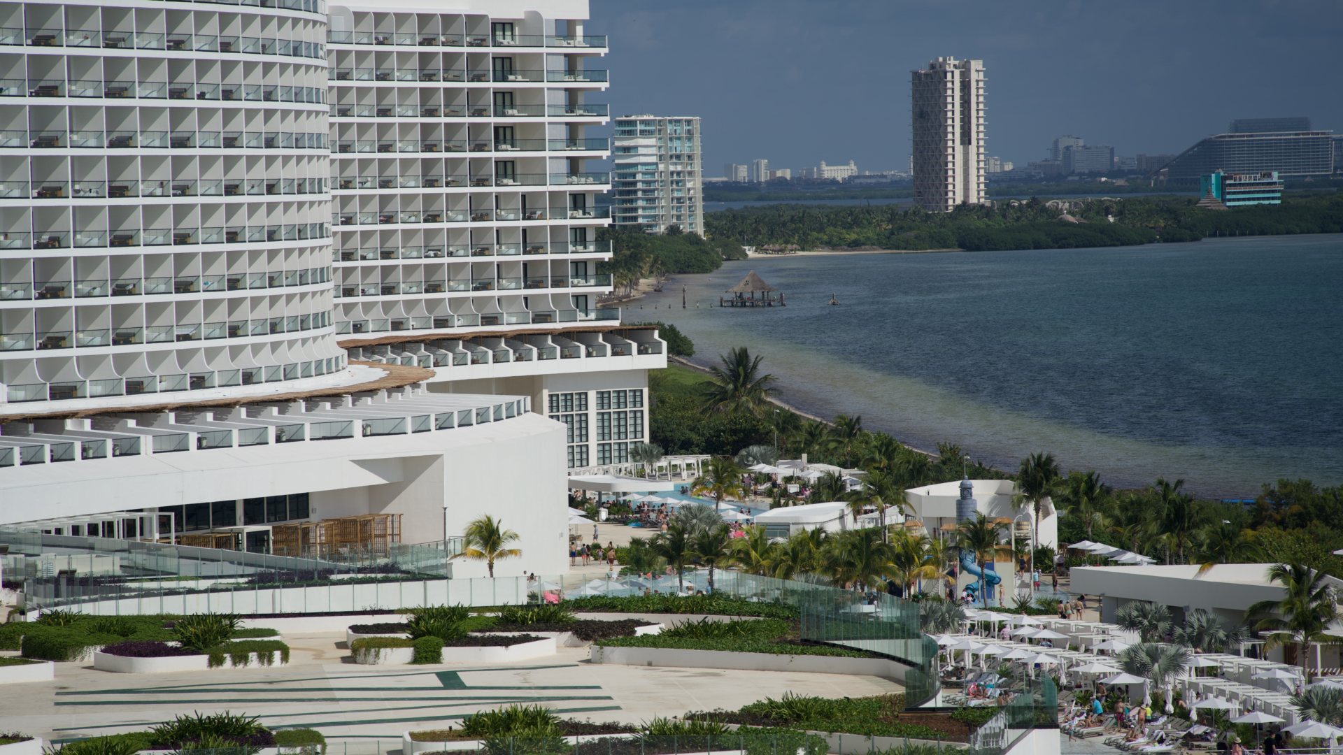 Ava Resort Christmas 2025